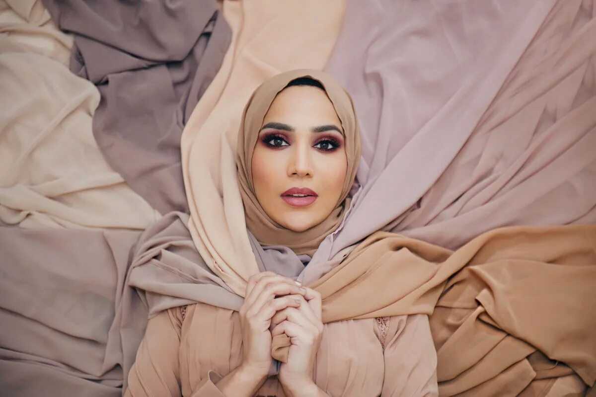 А что под хиджабом? как одеваются арабские женщины дома, и что они делают, чтобы оставаться привлекательной для мужа на долгие годы