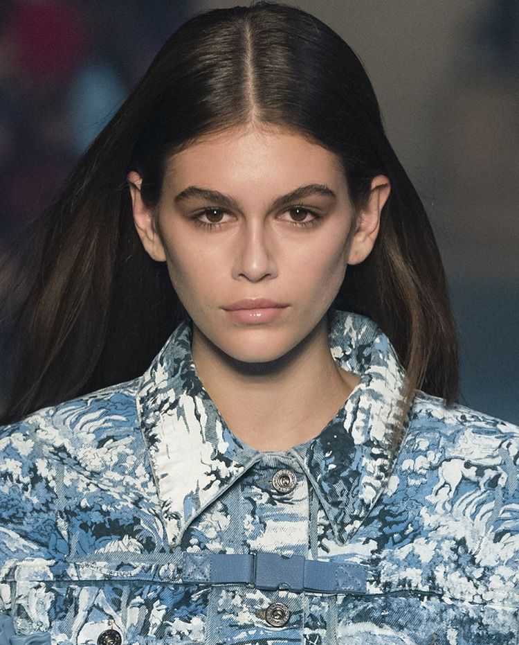 Кайя гербер дебютировала на обложке британского vogue
