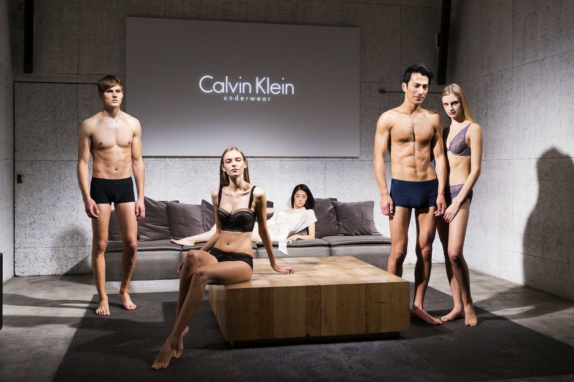 Calvin klein трусы и часы, коллекция нижнего белья, сумок и рюкзаков, пуховики и джинсы кельвин кляйн, брендовая женская одежда и обувь